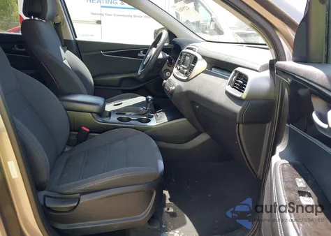 2016 Kia Sorento 2.4L Lx z USA, uszkodzony, nr VIN 5XYPGDA3XGG082589